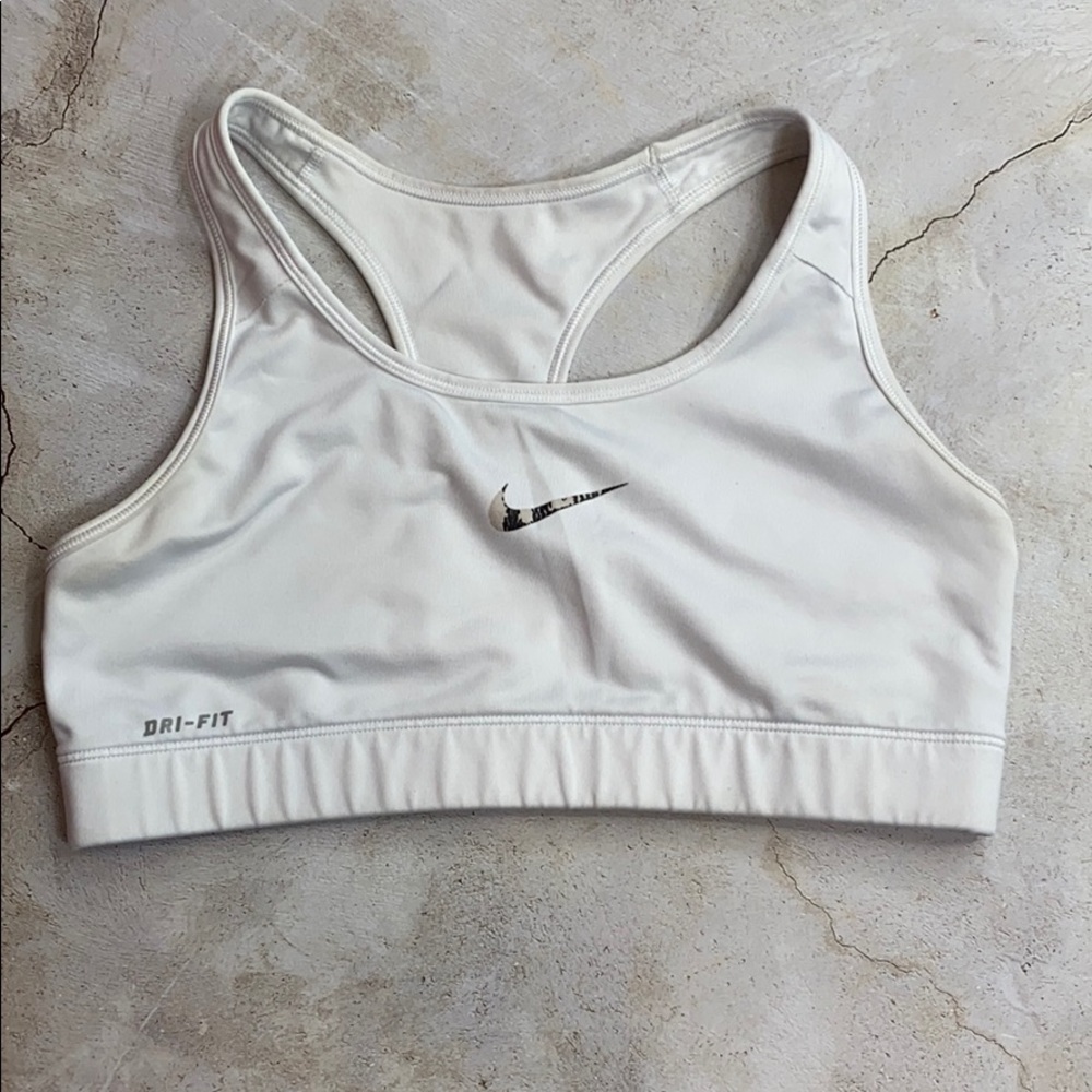 Nike dri fit sport bra size Medium in White